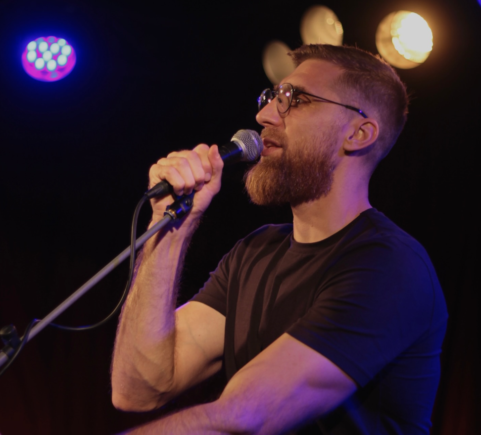 &quot;Пишу от имени тысяч военных&quot;. Что известно о бойце ВСУ и поэте Павле Вышебабе